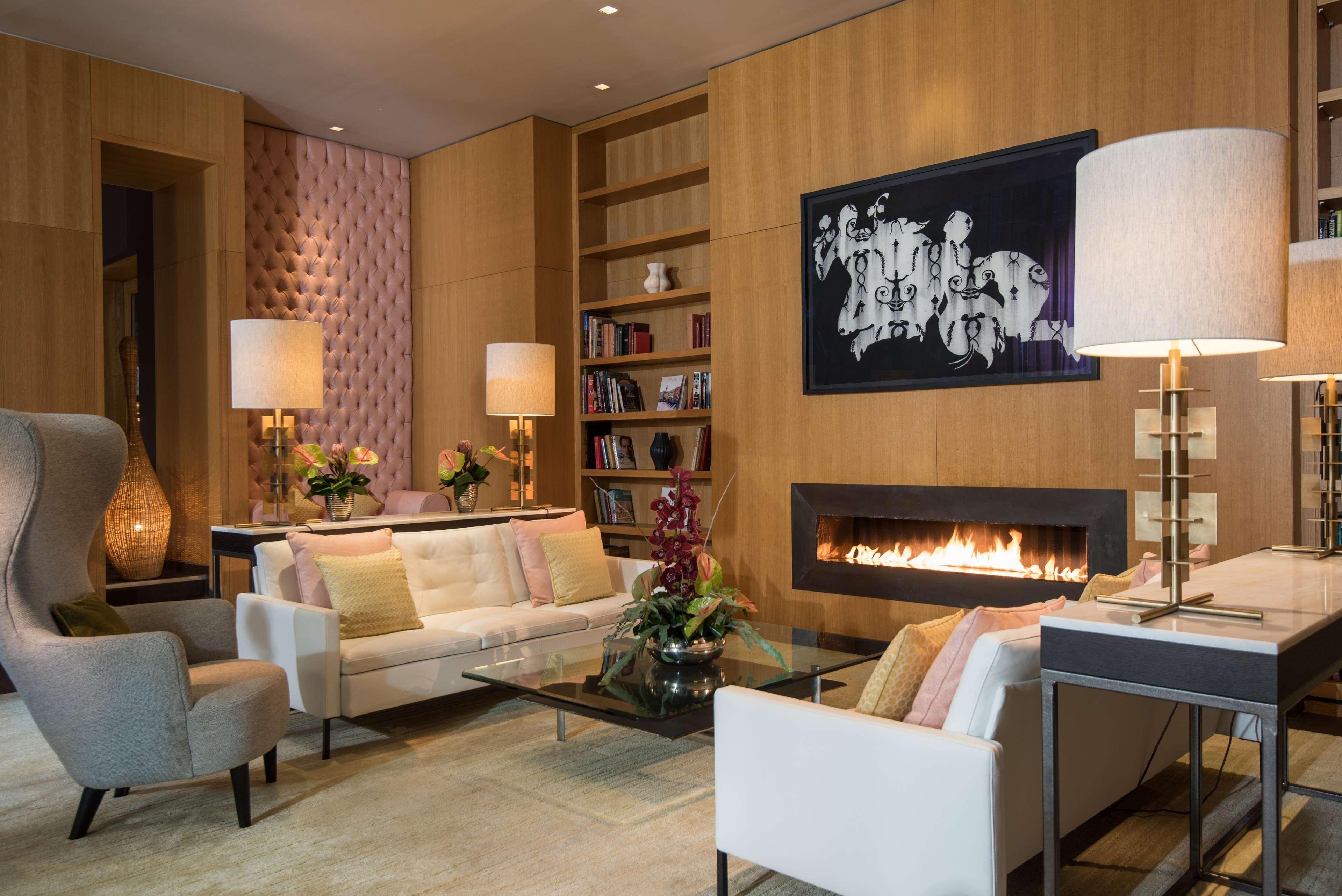 The Fitzwilliam Hotel Belfast Exterior foto A living room