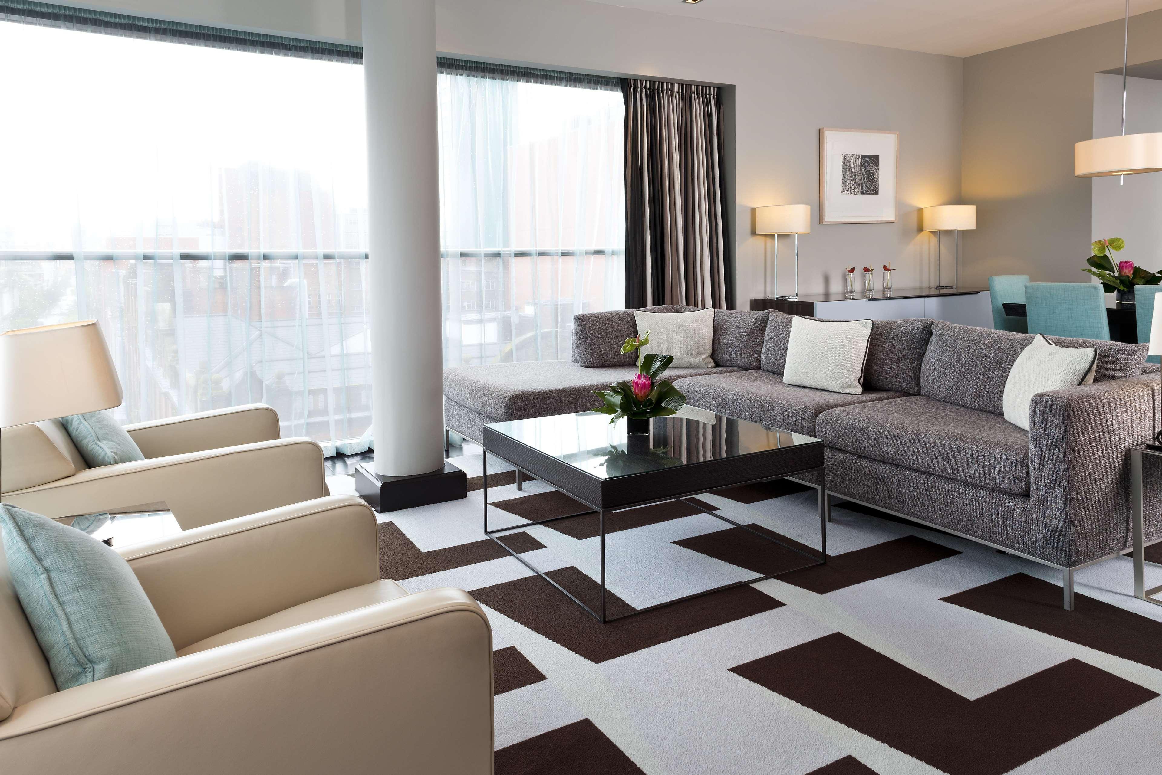 The Fitzwilliam Hotel Belfast Exterior foto A suite at the hotel